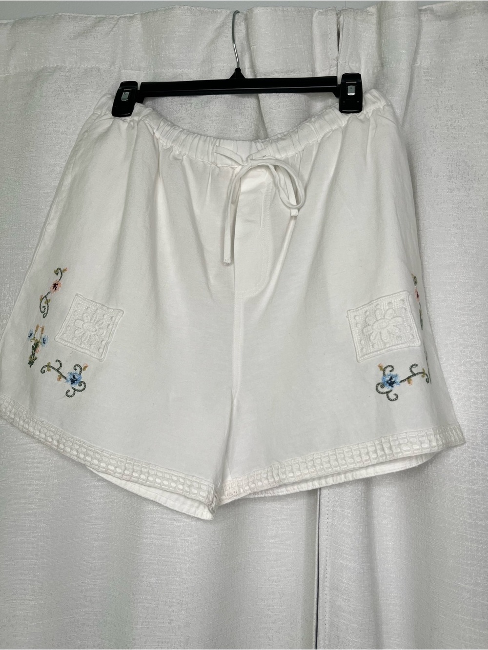 Bila Large White Embroidered Drawstring Shorts NWT - Picture 2 of 12